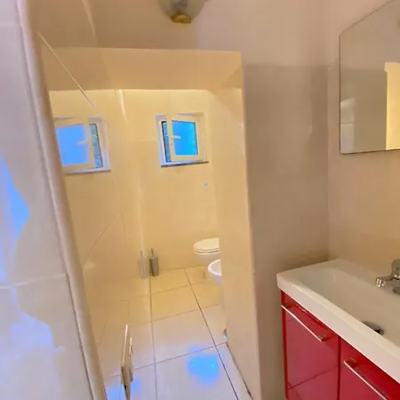 Paradise Apartment *